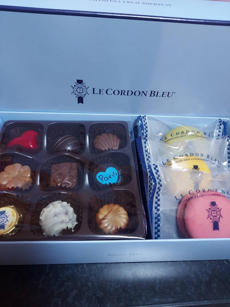 𝑾𝒉𝒊𝒕𝒆 𝑫𝒂𝒚🤍🍫