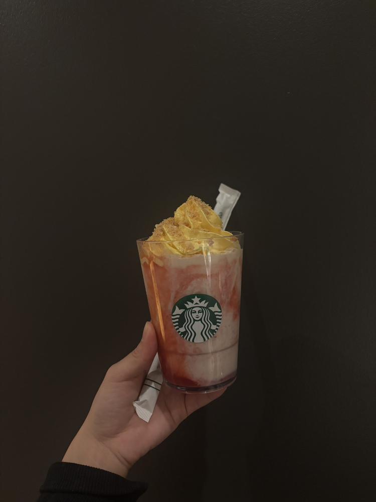 新作のフラペチーノ🍓