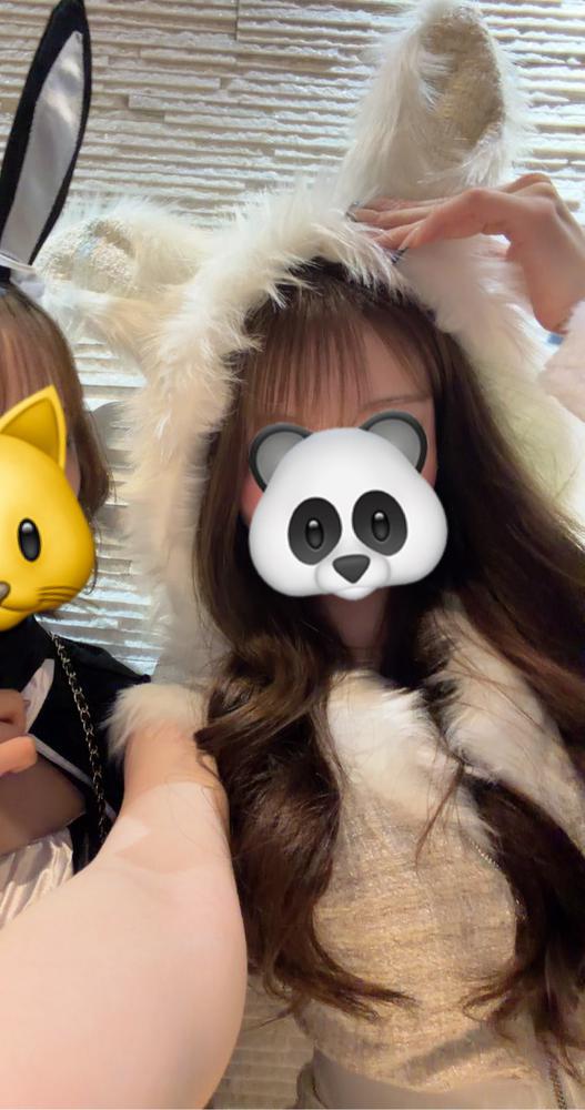 やっほ〜               今日久々の出勤😽                 たくさんお酒飲みたいな〜