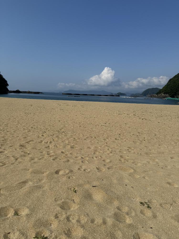 む