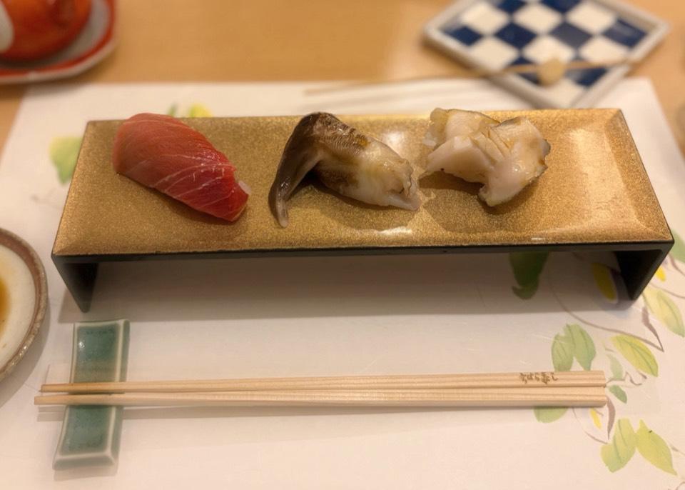 お寿司食べた、美味しい🥺