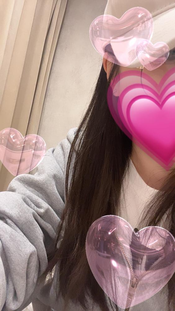 > < ♡