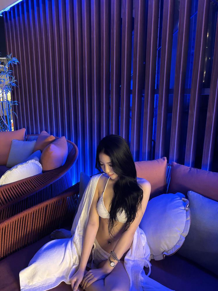金晩✨