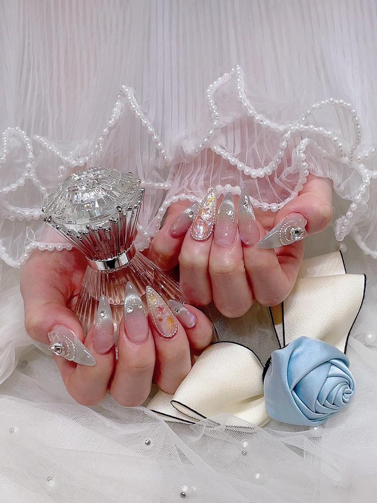 ネイル変えたよ👼🏻