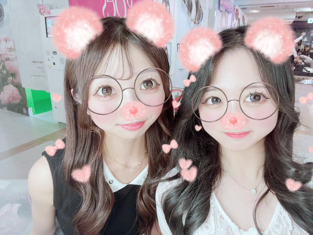 pinkの姫です💕                                  昨日はなぎちゃんと一緒に                                  美味しいお肉を食べに行ったの😸                          ほんとにとってもおいしかった‼️                          また来月は一緒にどこ行こっかなー♪