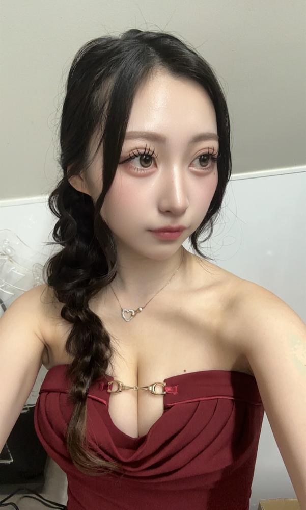 ひなのです🩷️        木曜日も一緒に飲みましょうヾ(・ω・)ゞ