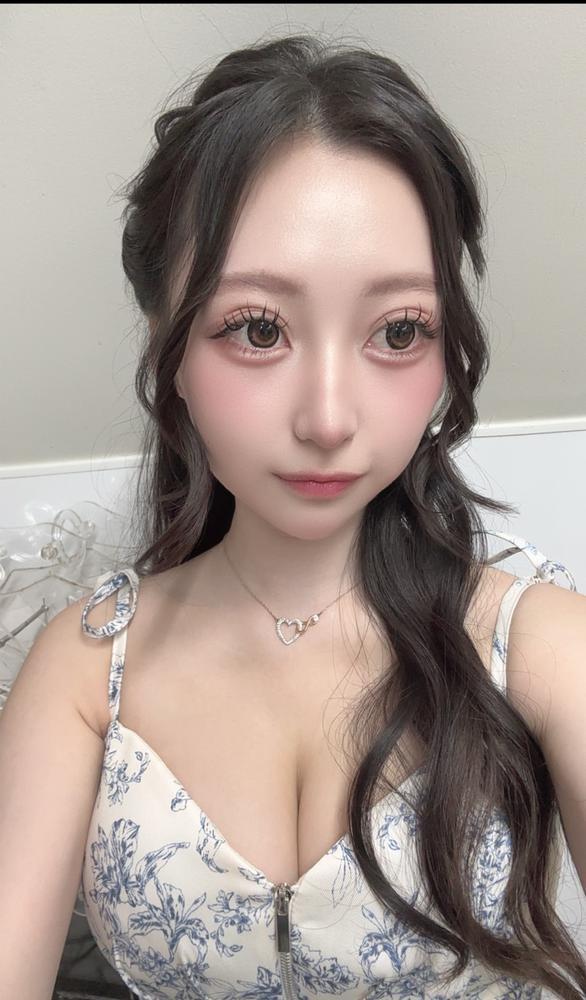 ひなのです❣️        週末金曜日！      お仕事終わり一緒に飲みましょうヾ(・ω・)ゞ