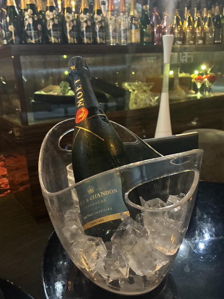 出勤してます🍾