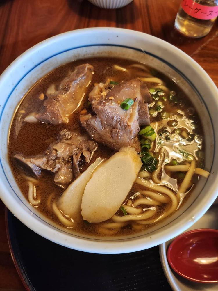 ブラックソーキそば🩶🍜