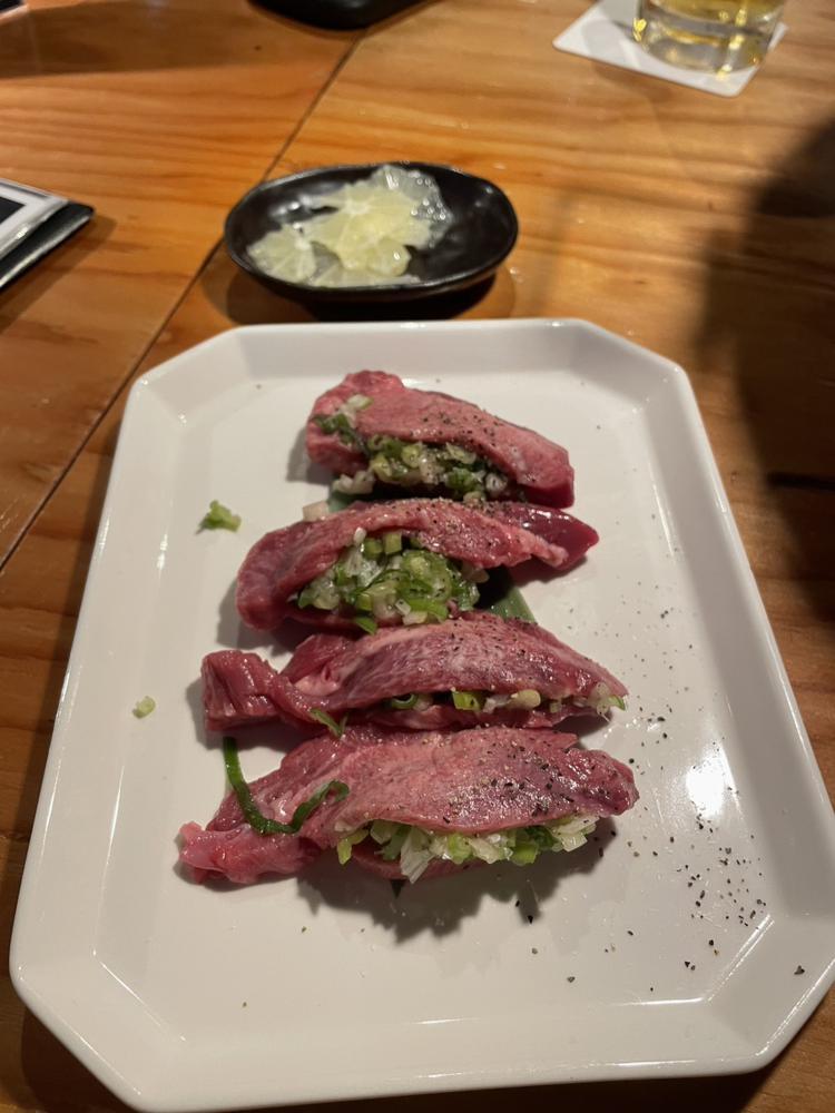 にく