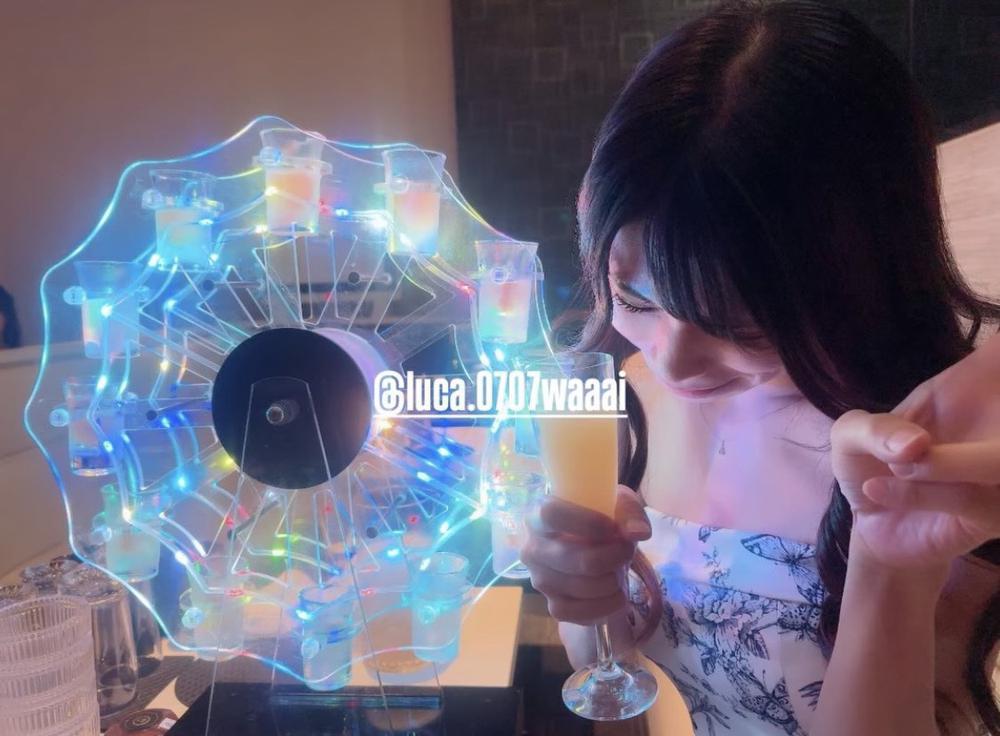 🍾