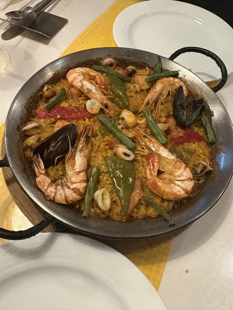🥘海鮮たっぷりパエリア🦐✨