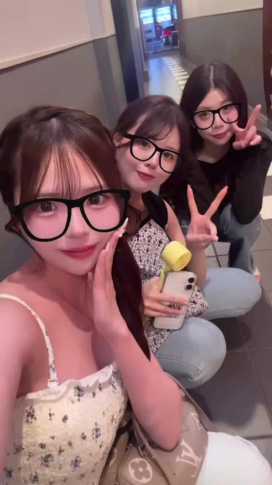や