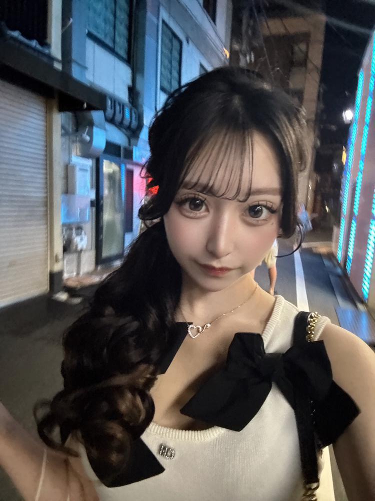 ひなのです❣️      木曜日一緒に飲みましょヾ(・ω・)ゞ