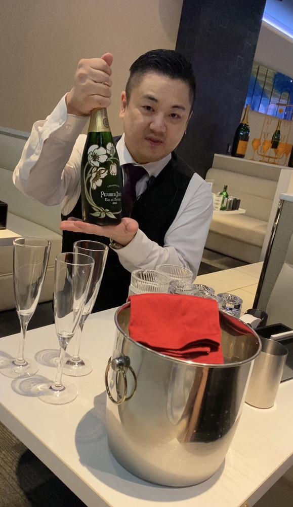 🍾