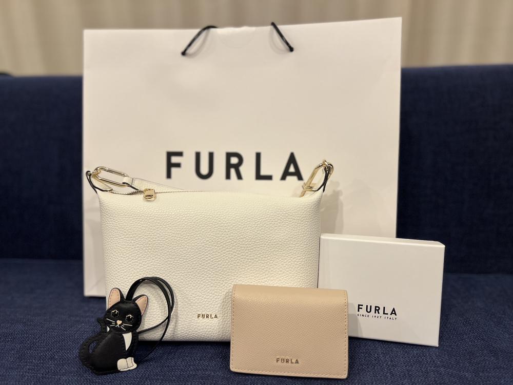 🛍️