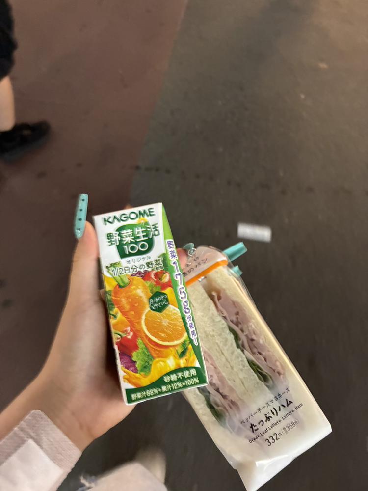 しゅ^. ̫ .^