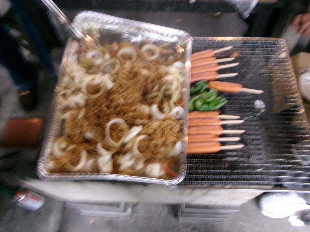 天気悪いねー、                       今週から大学始まるけど                  天気悪すぎて行く気にならないよー、                   昨日は桑名でバーベキューしたの！                 大雨だったけど笑                  楽しかったー!