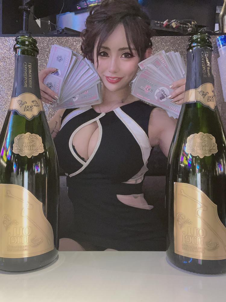 指名されるキャバ嬢とは