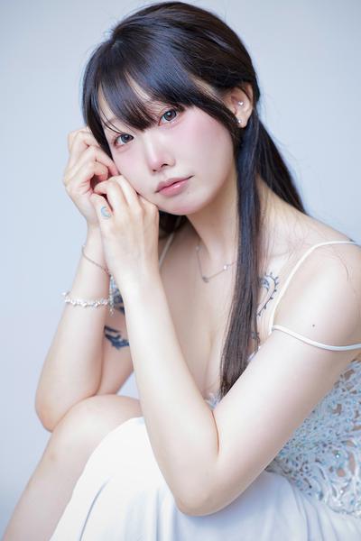 みい
