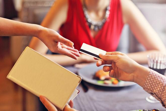 キャバクラで遊ぶとどれくらい掛かる!?「料金明細」を徹底解説!