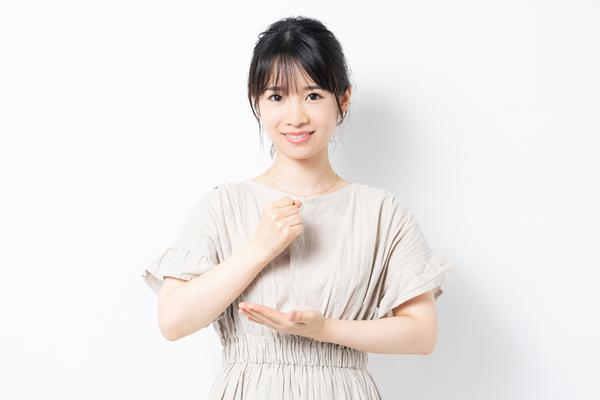 一人で行くガールズバー完全ガイド!料金システムと楽しみ方