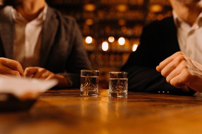 スナックでモテる男の特徴5選！好かれる客の条件と女性の本音