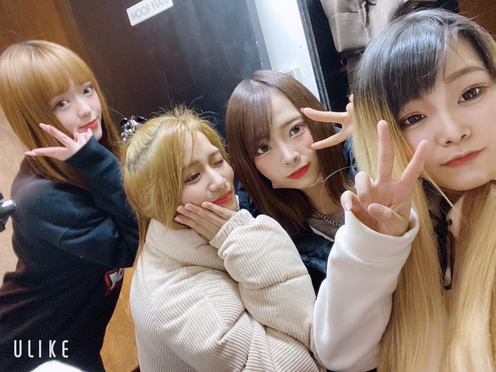 本日4人出勤！！